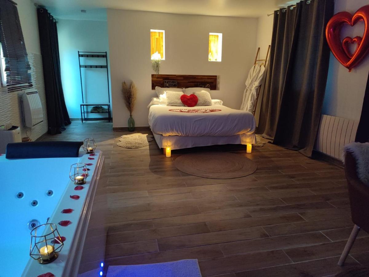 Suite De Charme Avec Jacuzzi Et Jardin Privatif Paris Au Calme Saint-Prix  Exterior photo