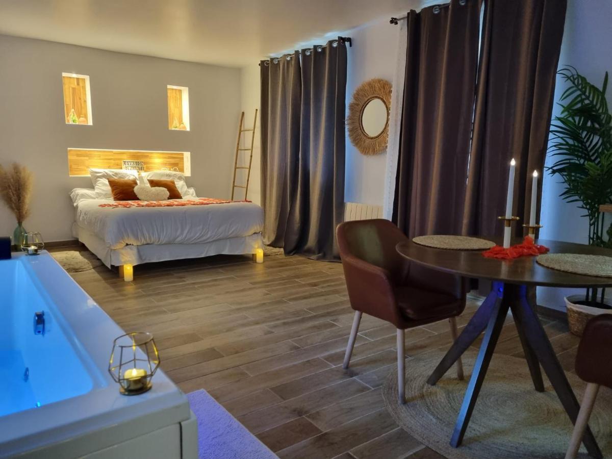 Suite De Charme Avec Jacuzzi Et Jardin Privatif Paris Au Calme Saint-Prix  Exterior photo
