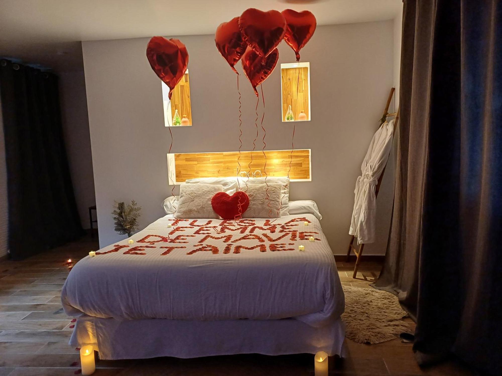 Suite De Charme Avec Jacuzzi Et Jardin Privatif Paris Au Calme Saint-Prix  Exterior photo
