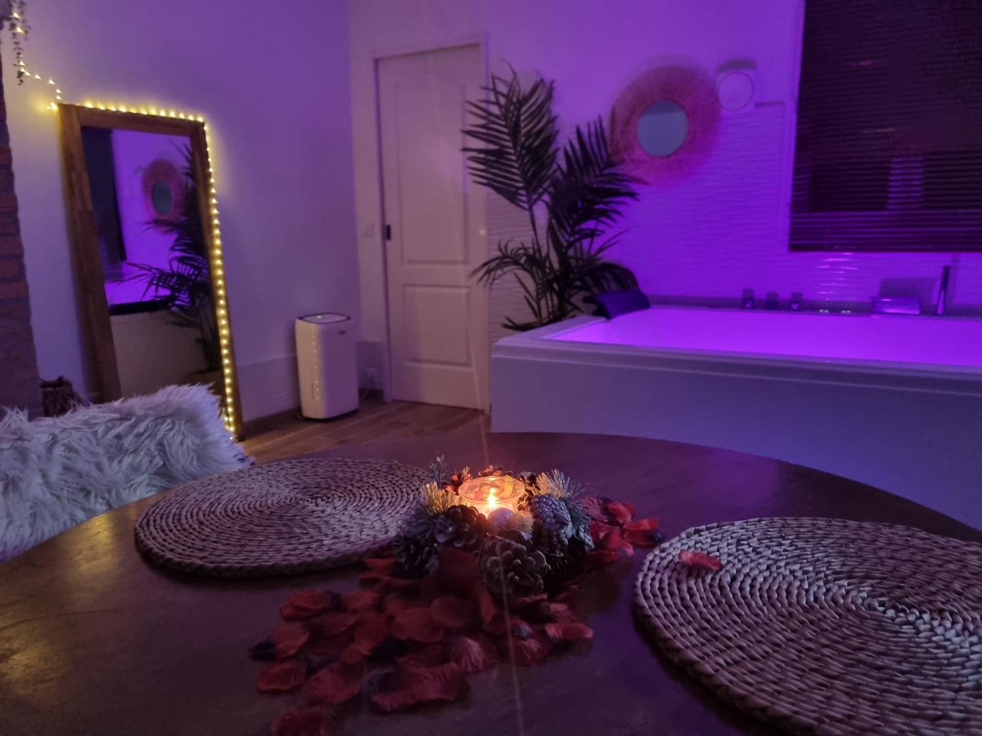 Suite De Charme Avec Jacuzzi Et Jardin Privatif Paris Au Calme Saint-Prix  Exterior photo