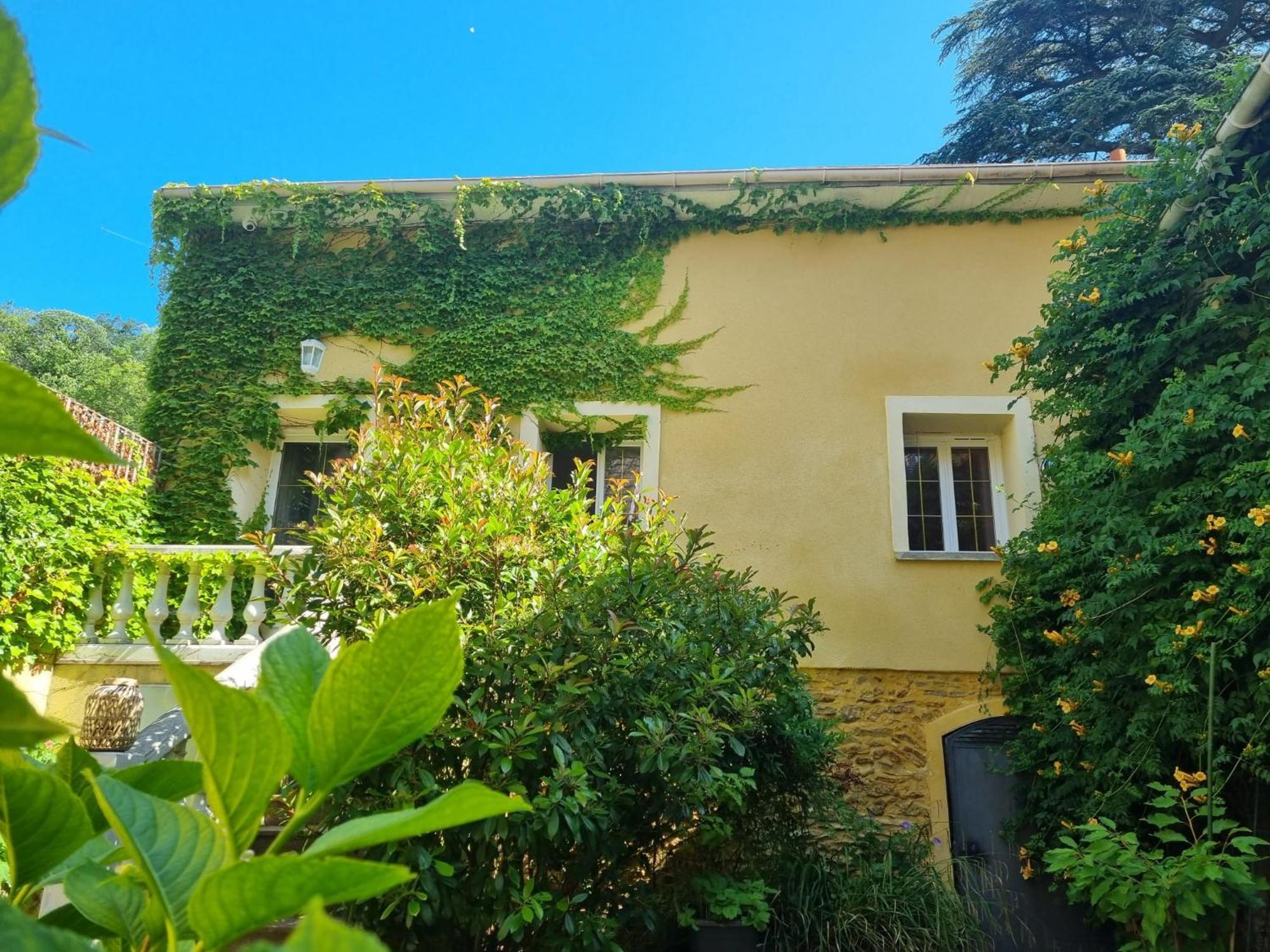 Suite De Charme Avec Jacuzzi Et Jardin Privatif Paris Au Calme Saint-Prix  Exterior photo