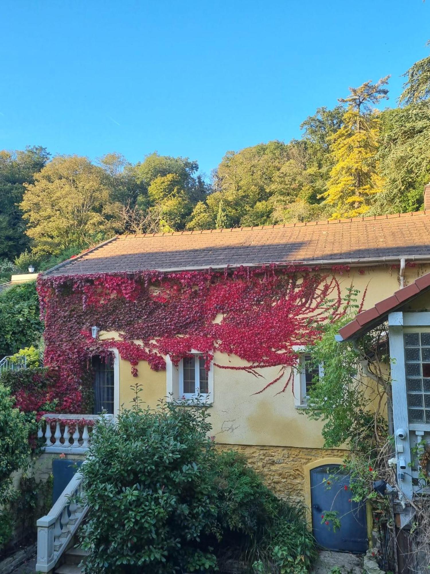 Suite De Charme Avec Jacuzzi Et Jardin Privatif Paris Au Calme Saint-Prix  Exterior photo