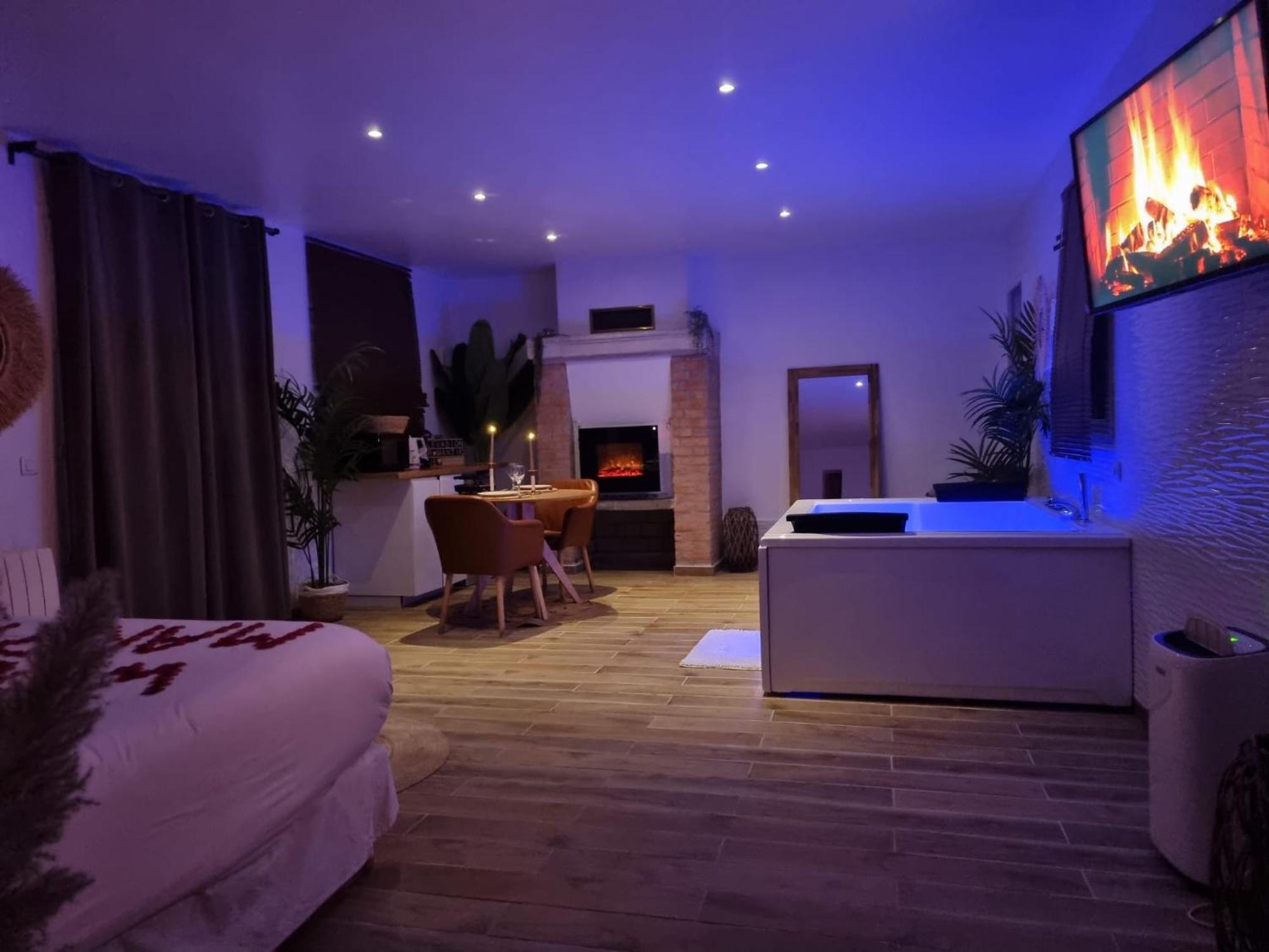 Suite De Charme Avec Jacuzzi Et Jardin Privatif Paris Au Calme Saint-Prix  Exterior photo