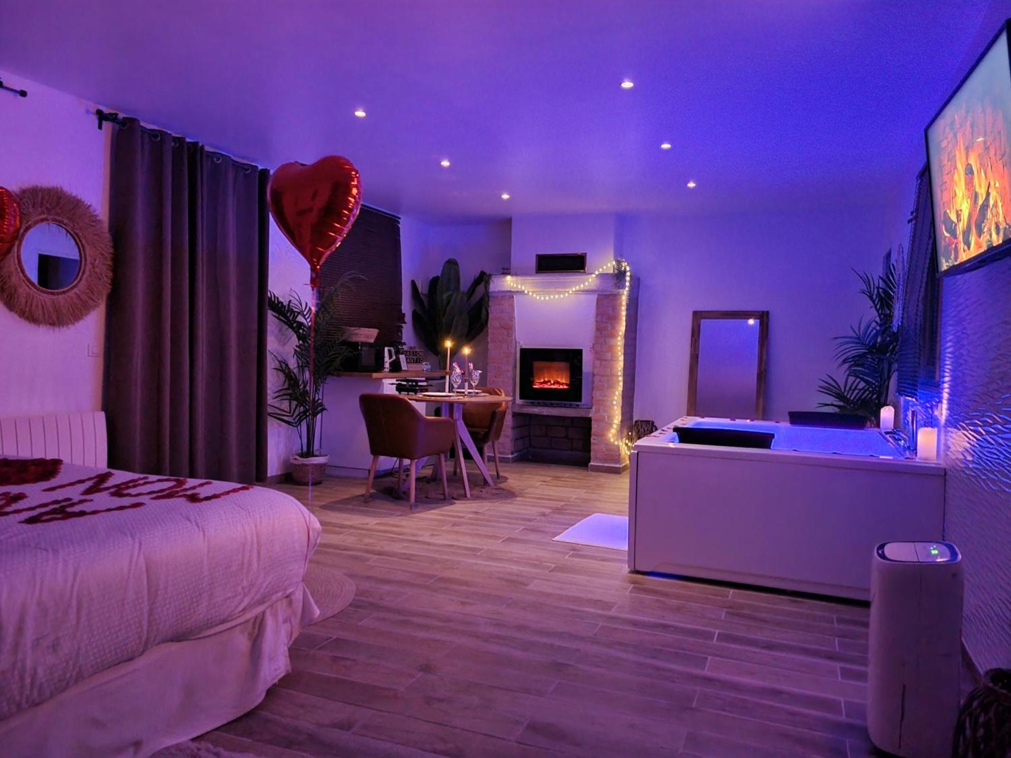 Suite De Charme Avec Jacuzzi Et Jardin Privatif Paris Au Calme Saint-Prix  Exterior photo